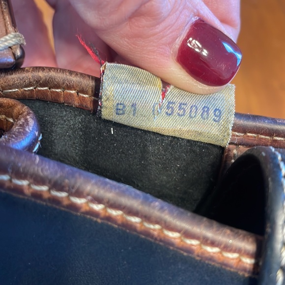 Vintage Dooney and Bourke Two- Toned Handbag Feedbag - Picture 12 of 13